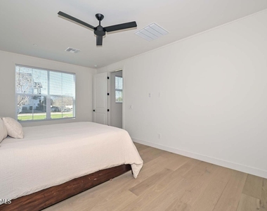 11300 N Casa Dega Drive - Photo Thumbnail 22
