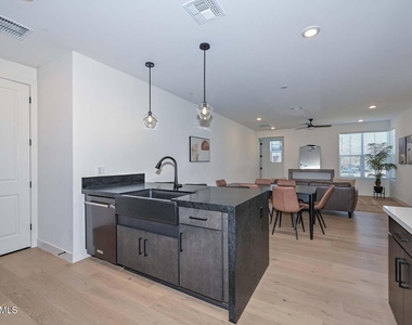 11300 N Casa Dega Drive - Photo Thumbnail 10