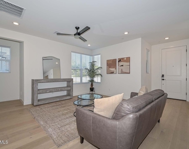 11300 N Casa Dega Drive - Photo Thumbnail 16