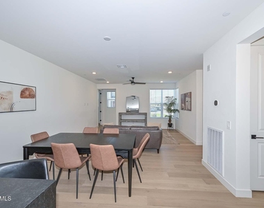 11300 N Casa Dega Drive - Photo Thumbnail 15