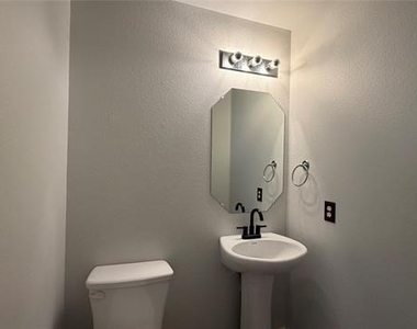2123 Meadow View Drive - Photo Thumbnail 30
