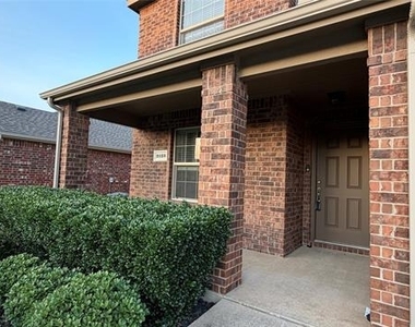 2123 Meadow View Drive - Photo Thumbnail 2