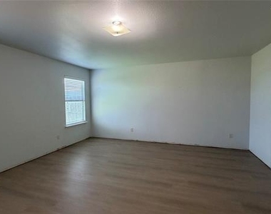 2123 Meadow View Drive - Photo Thumbnail 12