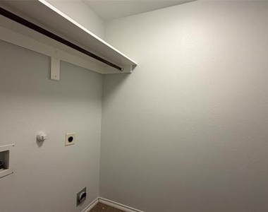 2123 Meadow View Drive - Photo Thumbnail 29