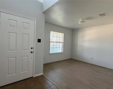 2123 Meadow View Drive - Photo Thumbnail 16