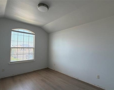 2123 Meadow View Drive - Photo Thumbnail 18