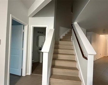 2123 Meadow View Drive - Photo Thumbnail 14