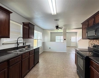 2123 Meadow View Drive - Photo Thumbnail 9