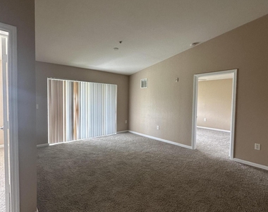 141 Sw Palm Drive - Photo Thumbnail 12