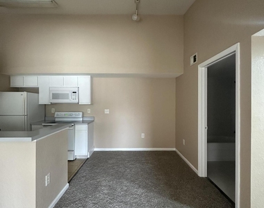 141 Sw Palm Drive - Photo Thumbnail 8
