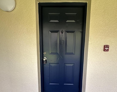 141 Sw Palm Drive - Photo Thumbnail 2