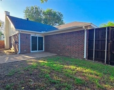 500 Lake Forest Drive - Photo Thumbnail 23