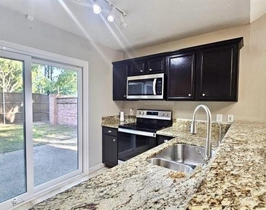 500 Lake Forest Drive - Photo Thumbnail 9