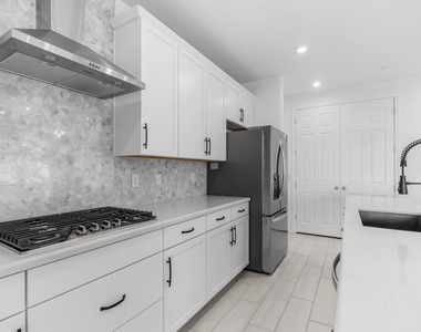 13303 W Eagle Feather Road - Photo Thumbnail 7