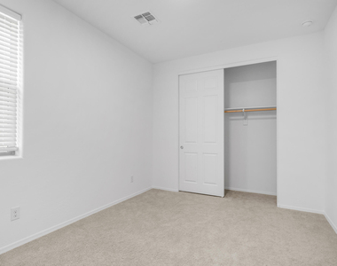 13303 W Eagle Feather Road - Photo Thumbnail 17