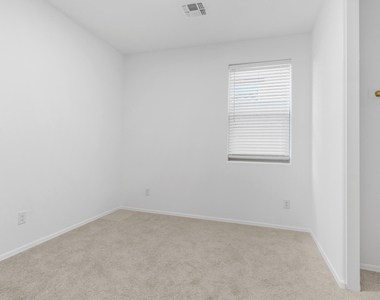 13303 W Eagle Feather Road - Photo Thumbnail 18