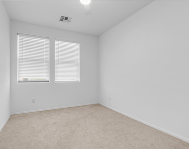 13303 W Eagle Feather Road - Photo Thumbnail 16