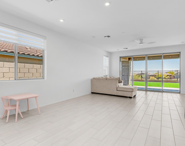 13303 W Eagle Feather Road - Photo Thumbnail 8