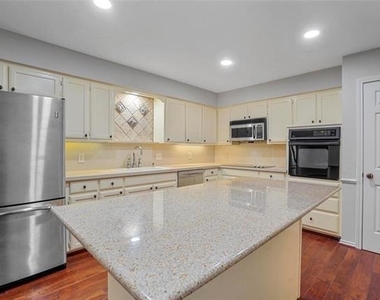4824 Darla Drive - Photo Thumbnail 9