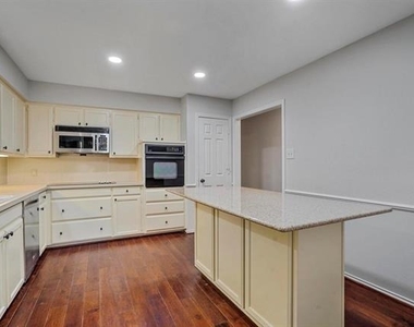 4824 Darla Drive - Photo Thumbnail 8