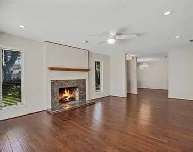 4824 Darla Drive - Photo Thumbnail 3