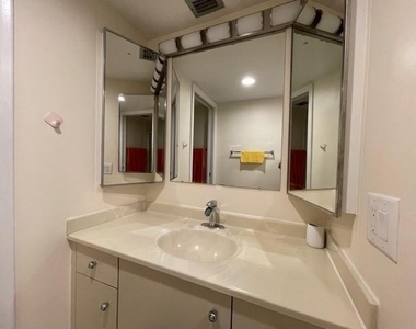 3304 Aruba Way - Photo Thumbnail 8