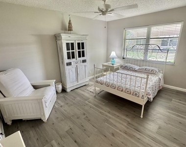 1342 High Point Way Se - Photo Thumbnail 18