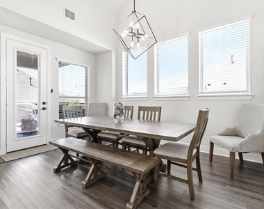 603 Crystal View Drive - Photo Thumbnail 11