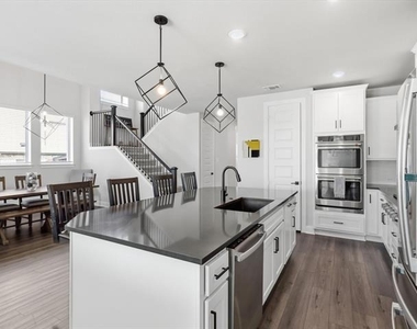 603 Crystal View Drive - Photo Thumbnail 7