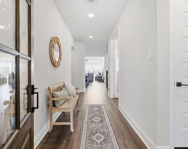 603 Crystal View Drive - Photo Thumbnail 2