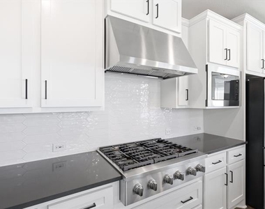 603 Crystal View Drive - Photo Thumbnail 9