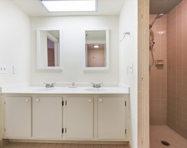 2835 Polo Island Drive - Photo Thumbnail 19