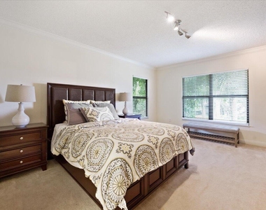 2835 Polo Island Drive - Photo Thumbnail 12