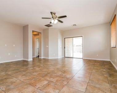 2427 S 101st Lane - Photo Thumbnail 5