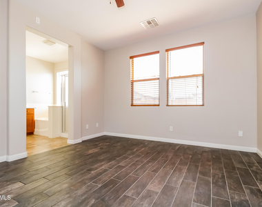 2427 S 101st Lane - Photo Thumbnail 6