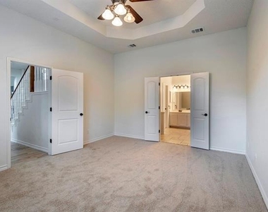 10701 Alexandria Drive - Photo Thumbnail 9