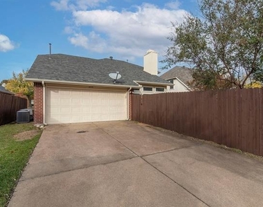10701 Alexandria Drive - Photo Thumbnail 21