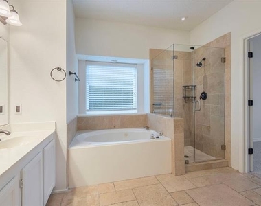 10701 Alexandria Drive - Photo Thumbnail 11