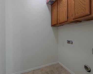 10701 Alexandria Drive - Photo Thumbnail 18