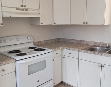 203 Southland Drive - Photo Thumbnail 1