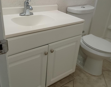 203 Southland Drive - Photo Thumbnail 14