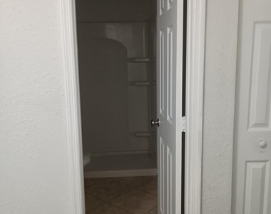 203 Southland Drive - Photo Thumbnail 12