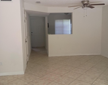 203 Southland Drive - Photo Thumbnail 8