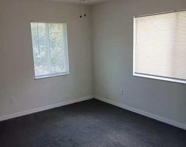 203 Southland Drive - Photo Thumbnail 18