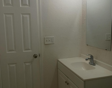203 Southland Drive - Photo Thumbnail 15