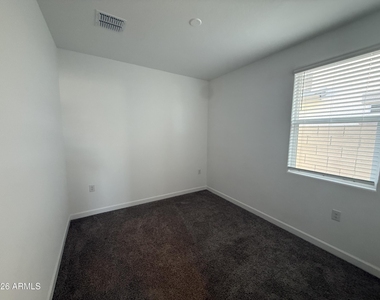 1723 W Sombra Avenue - Photo Thumbnail 6