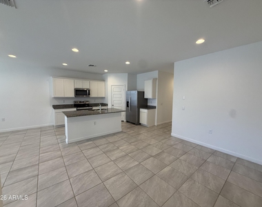 1723 W Sombra Avenue - Photo Thumbnail 13