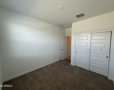 1723 W Sombra Avenue - Photo Thumbnail 5