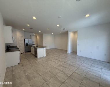 1723 W Sombra Avenue - Photo Thumbnail 15
