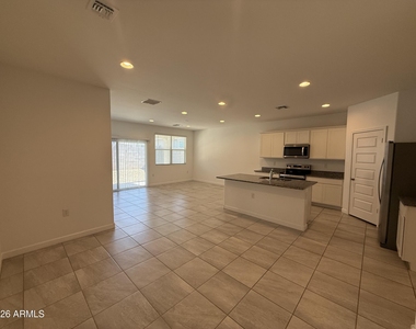 1723 W Sombra Avenue - Photo Thumbnail 12